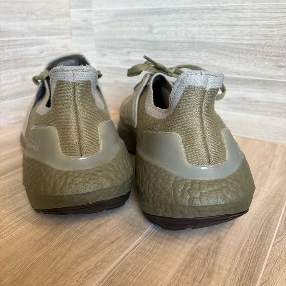 ADIDAS UltraBoost 22 Orbit Green Beam Orange Running Shoes GX9140 Men’s Size 11 - Picture 6 of 10